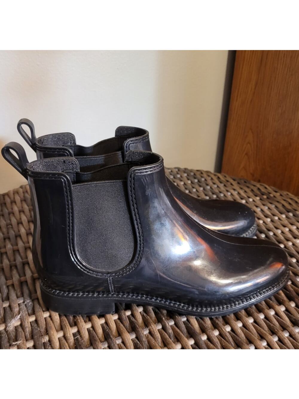 Waterproof Chelsea Rain Boots Black Glossy Pull On Ankle Boots Womens Size 8